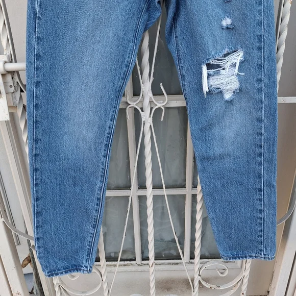 Levi's Wedgie Blue Denim Straight Tapered Leg Distressed Jeans Women Size 24 - Picture 5 of 16